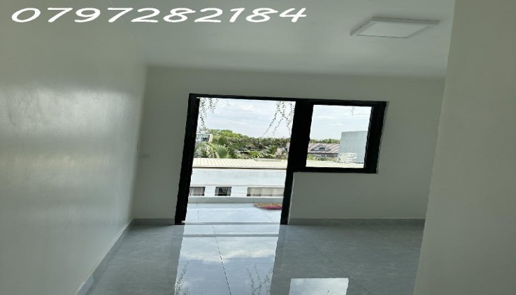 NHÀ MỚI ĐẸP  Ở NGAY - NỘI THẤT CAO CẤP - HẺM XE HƠI -LONG TRƯỜNG -3 TẦNG -3PN- Q9